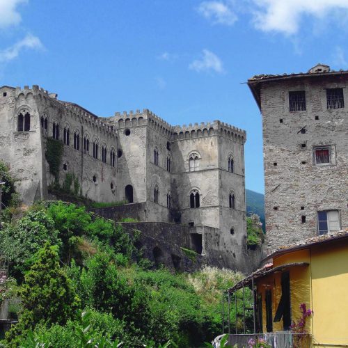 Buti, Castel Tonini